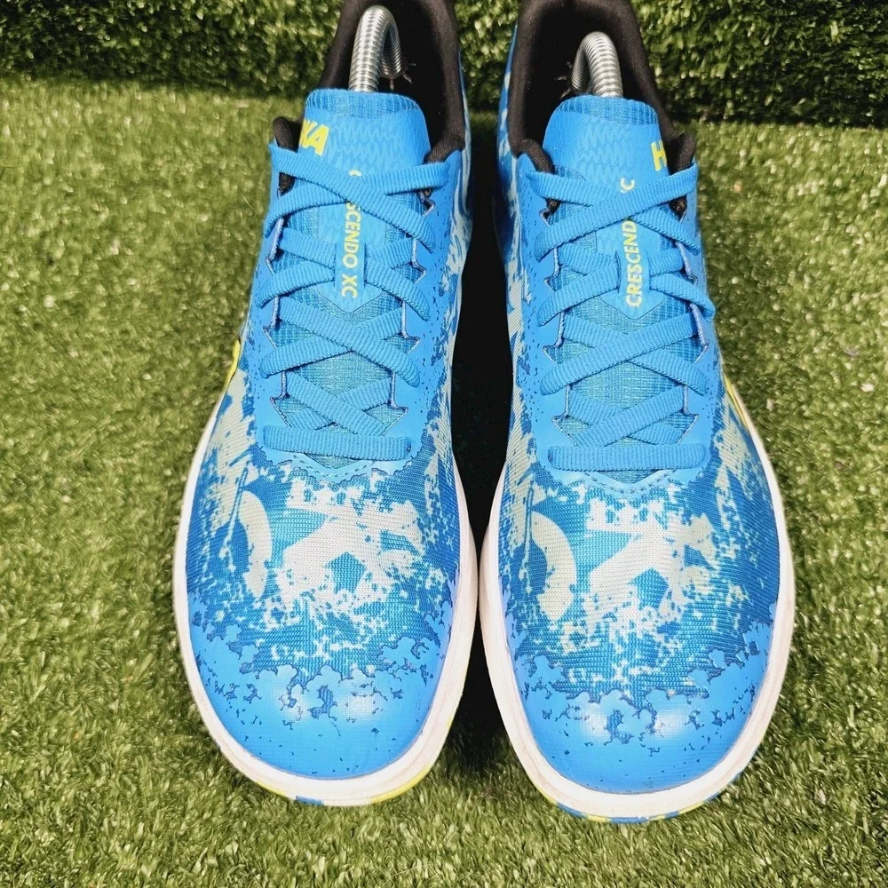 Hoka One One please see