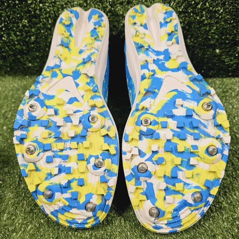 Hoka One One please see