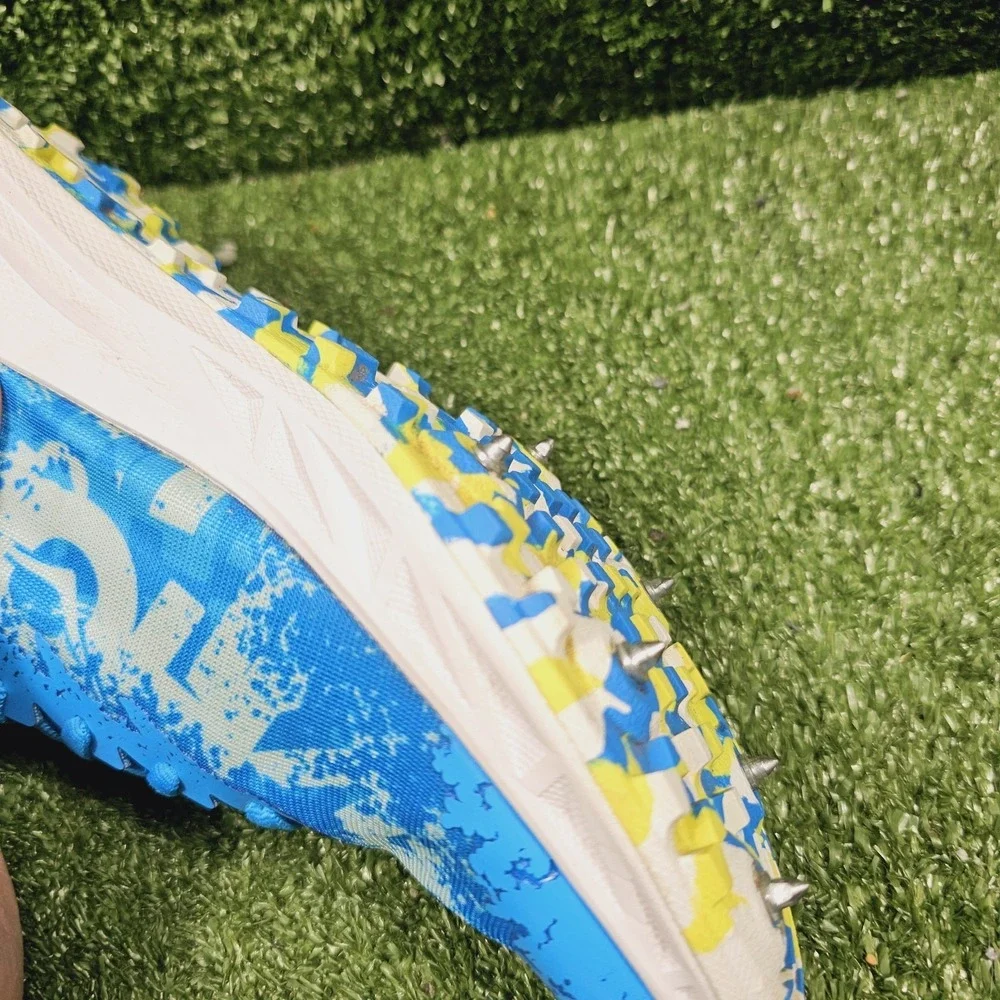 Hoka One One please see