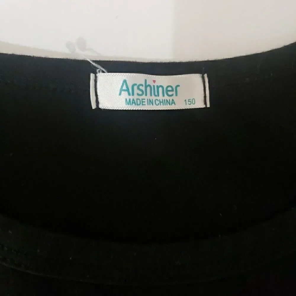 Assorted Brands pullover little show