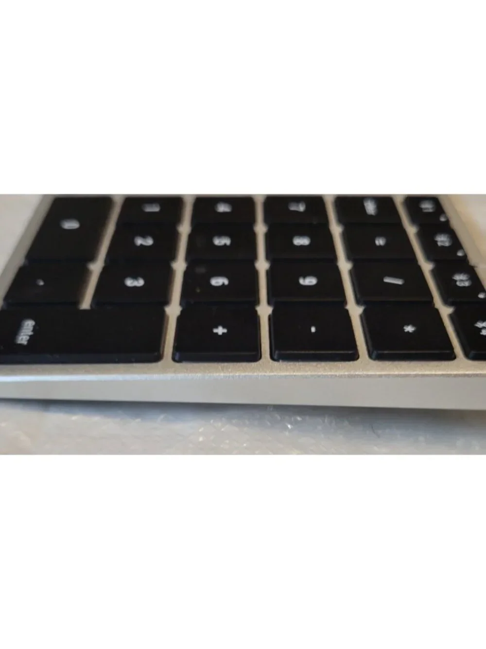 SATECHI Slim X3 Bluetooth Keyboard Model ST-BTSX3M Steel Gray