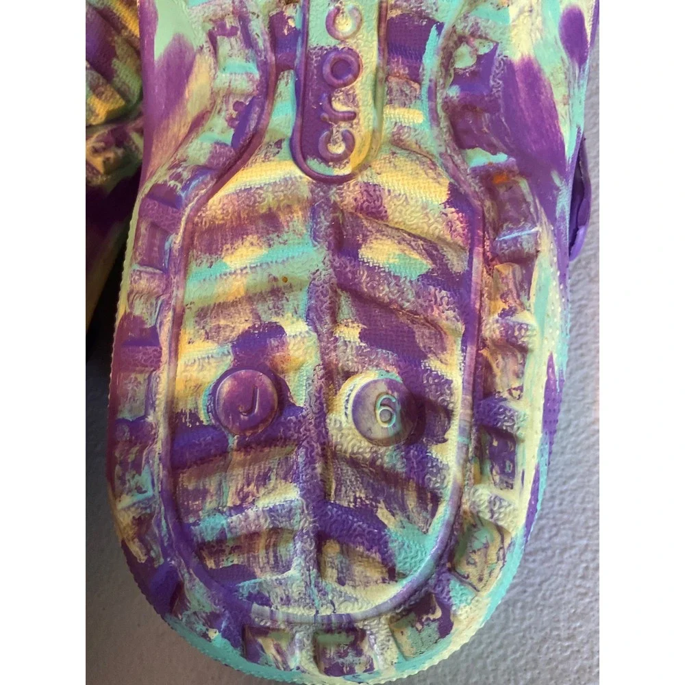 CROCS lounging fleece purple