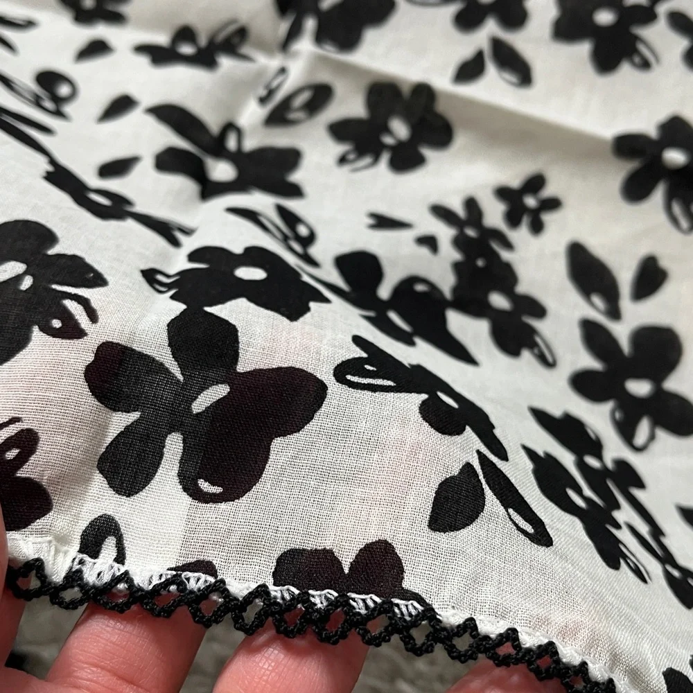 N/A chic black