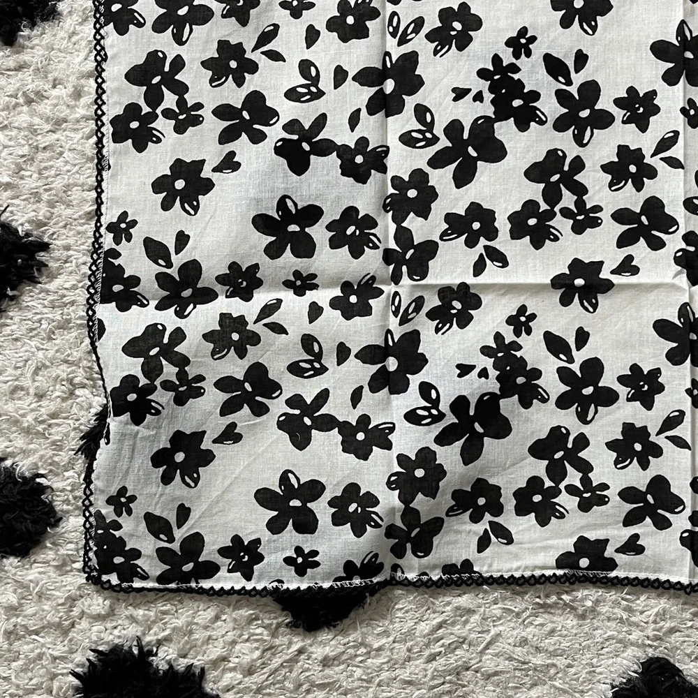 N/A chic black