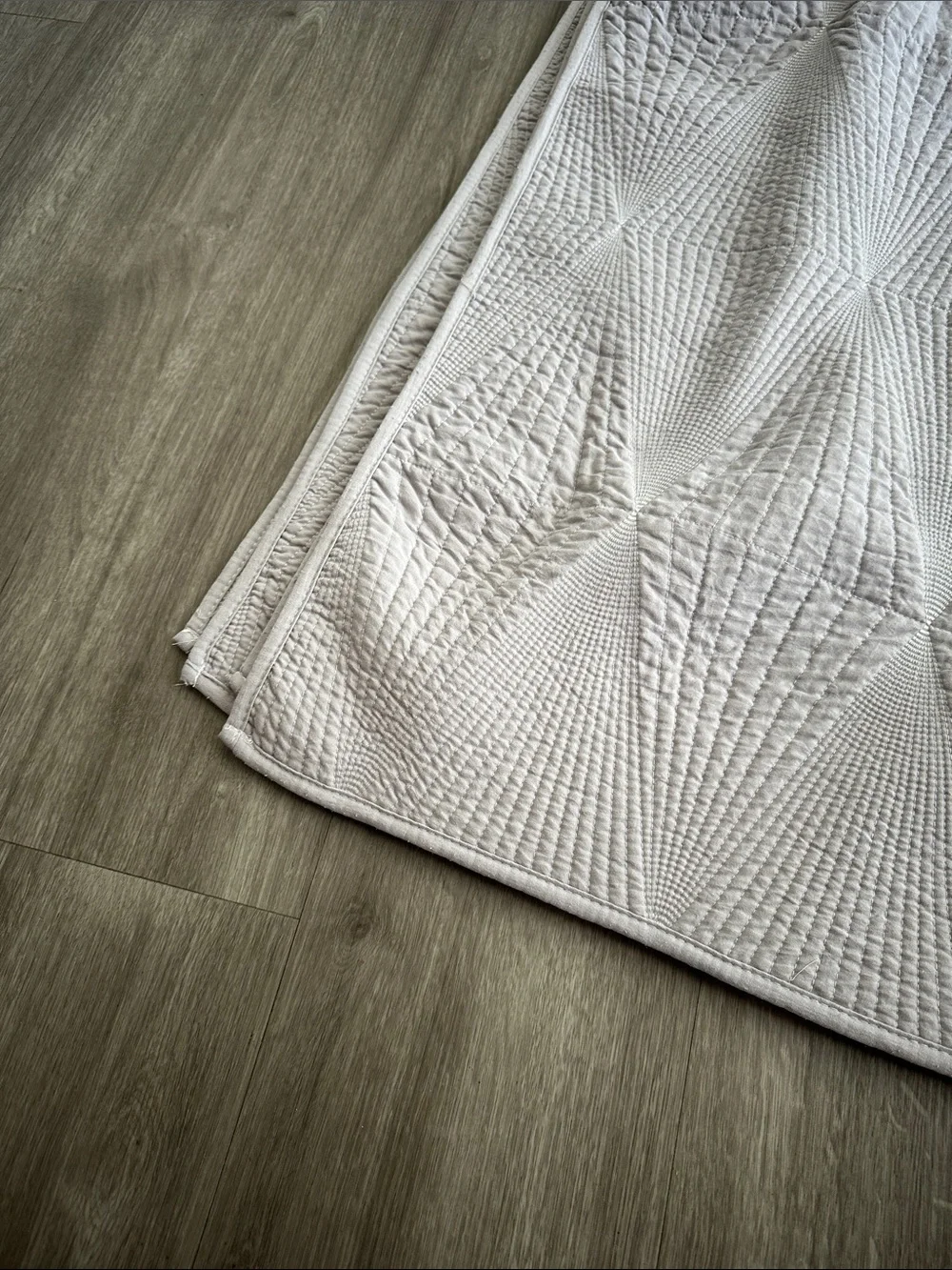 Diamond-Textured Quilted Coverlet in light purple