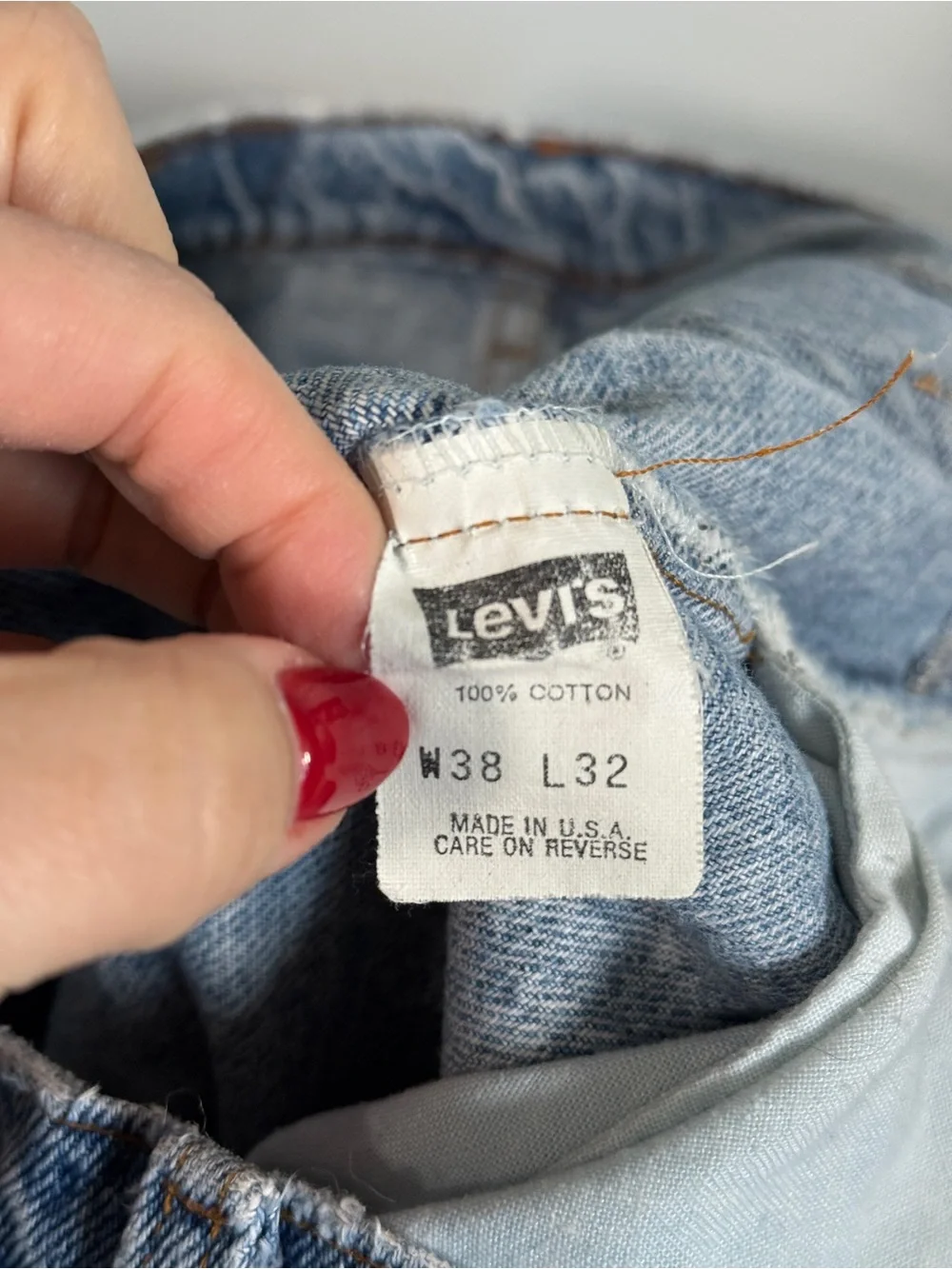 Vintage Levi’s 550 Light Wash Rigid Made in USA 90s 38 x 32