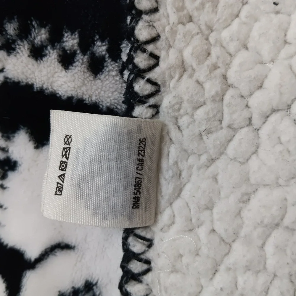 Victoria's Secret PINK Black White Dog Snowflake‎ Sherpa Throw Blanket Soft