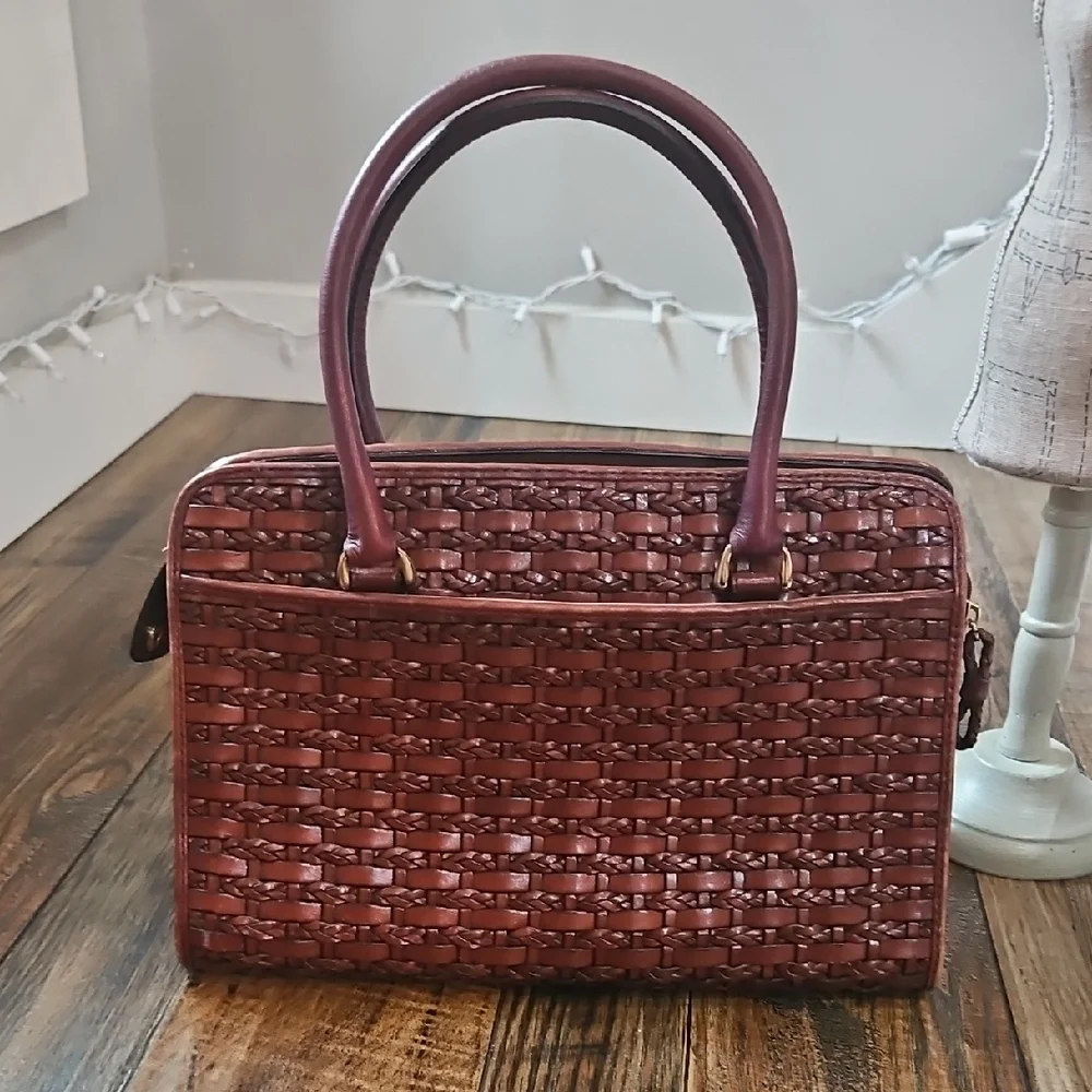 Genuine Leather Women's Rich Brown Woven Purse‎