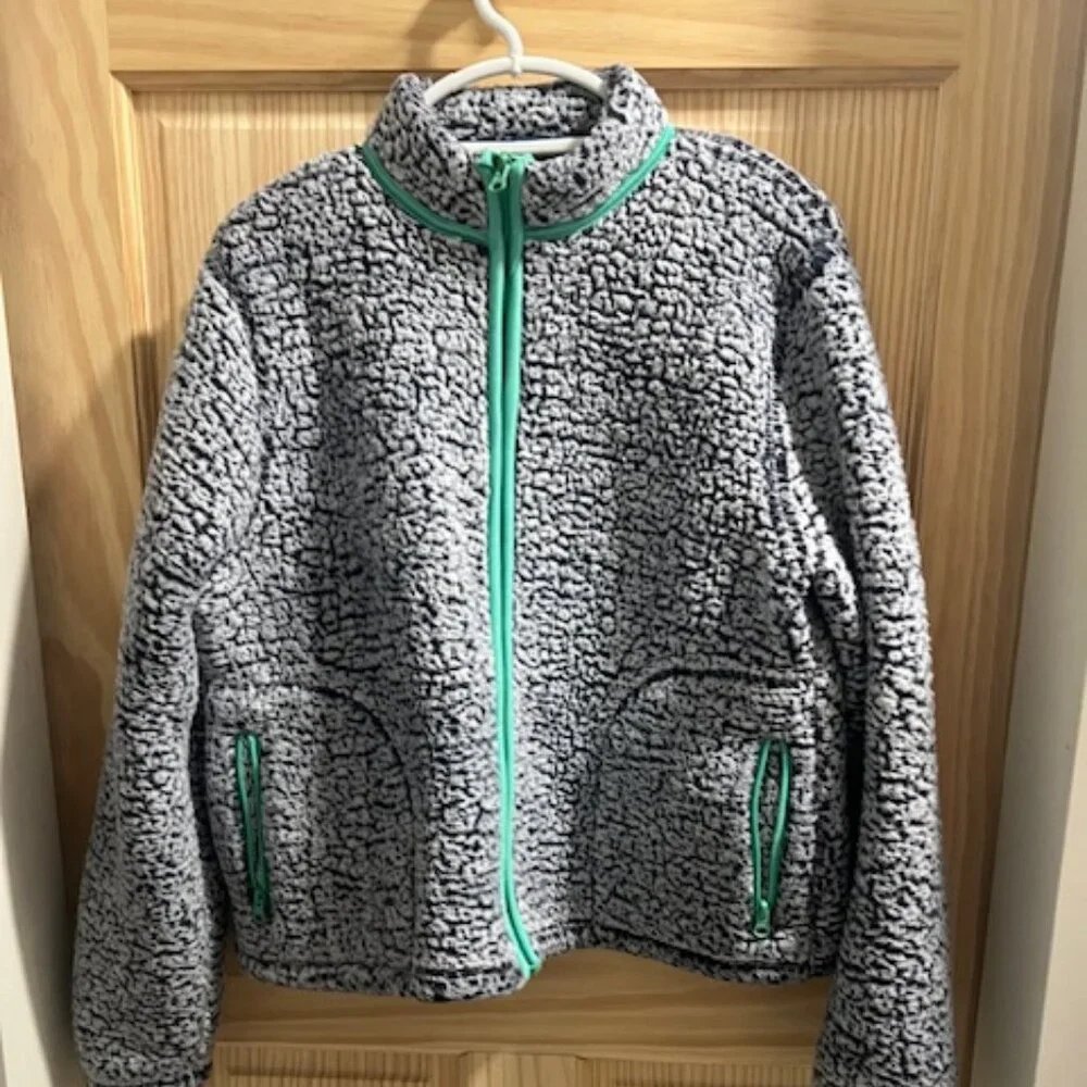 Mia & Tess fuzzy,‎ sherpa-style women's jacket gray cozy fleece Large