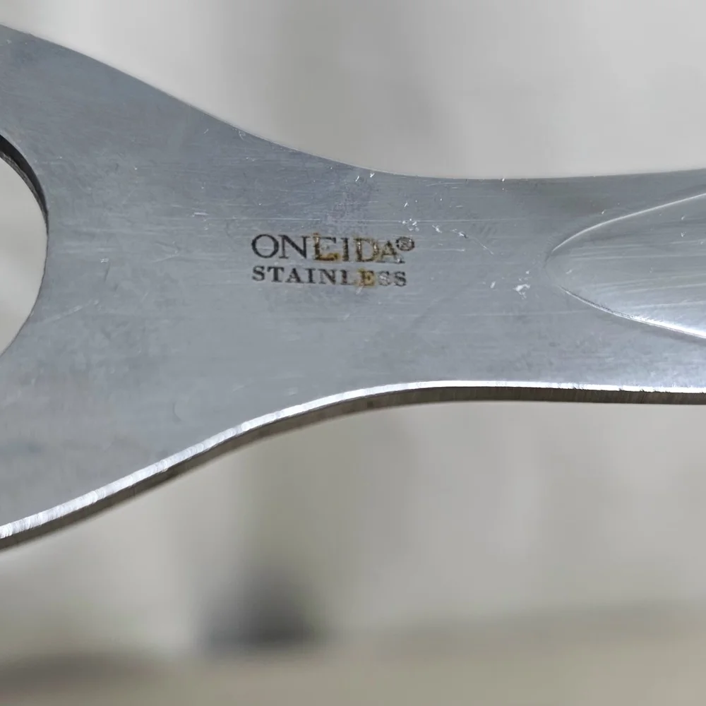 Oneida non features