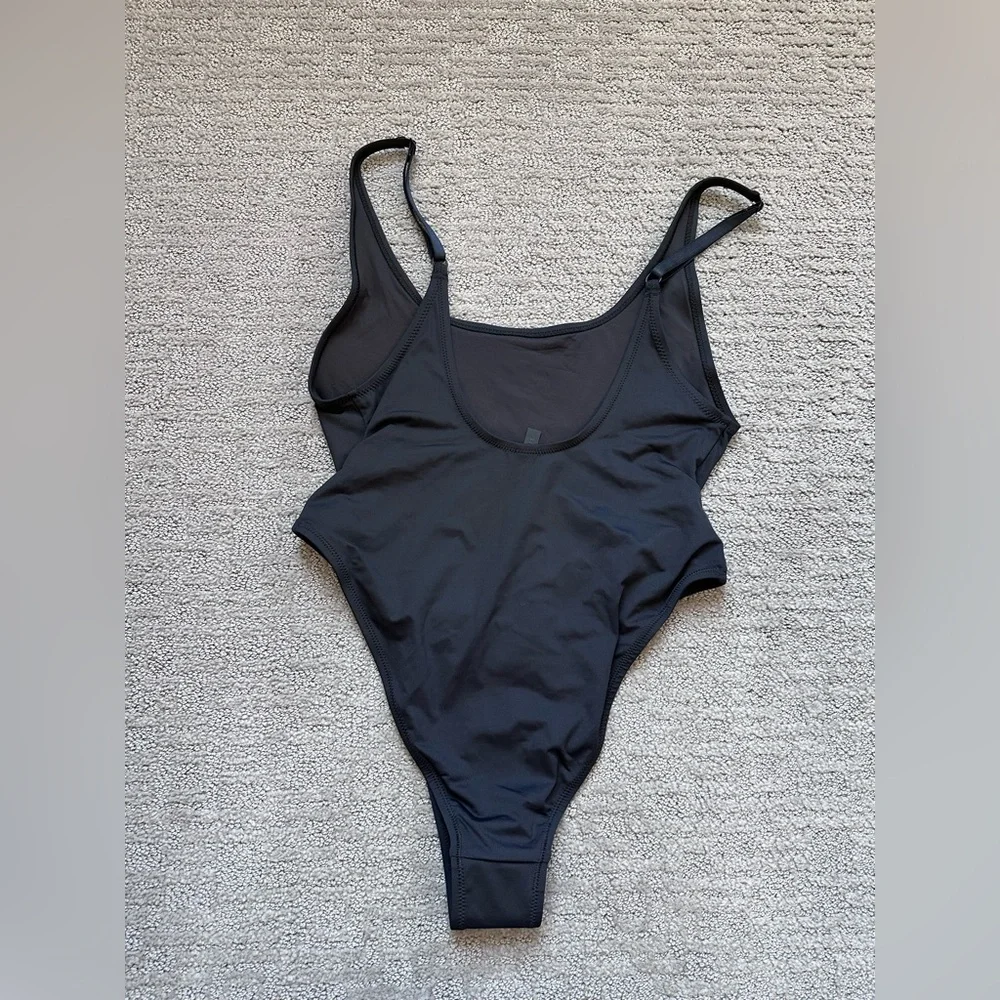 Skims Scoop Neck One Piece Women's Swimsuit