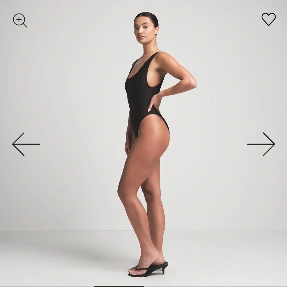 Skims Scoop Neck One Piece Women's Swimsuit