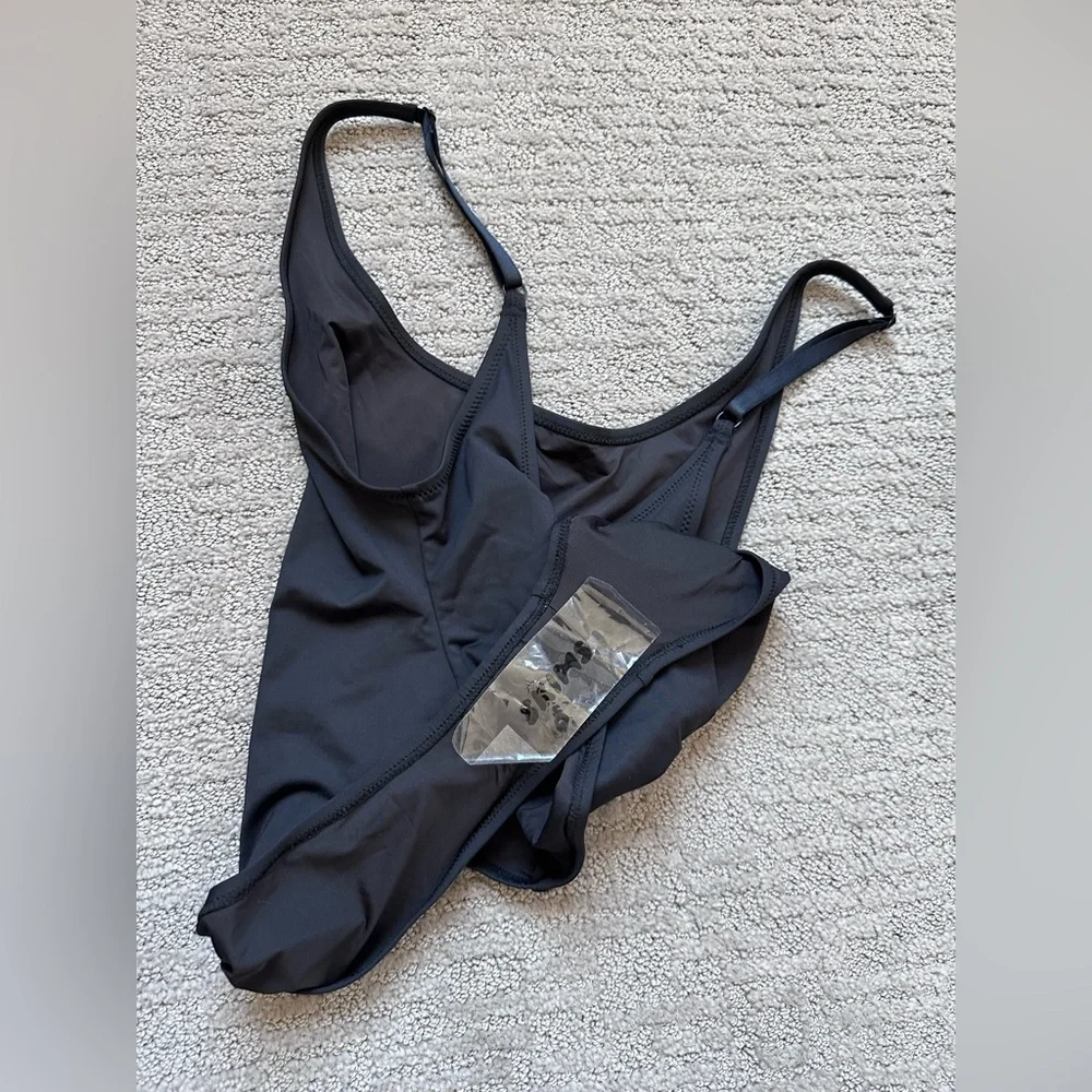 Skims Scoop Neck One Piece Women's Swimsuit