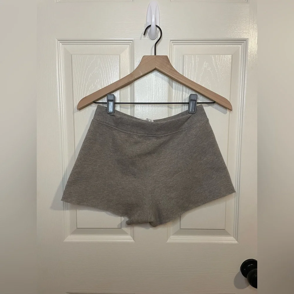 ALO Yoga brand alo