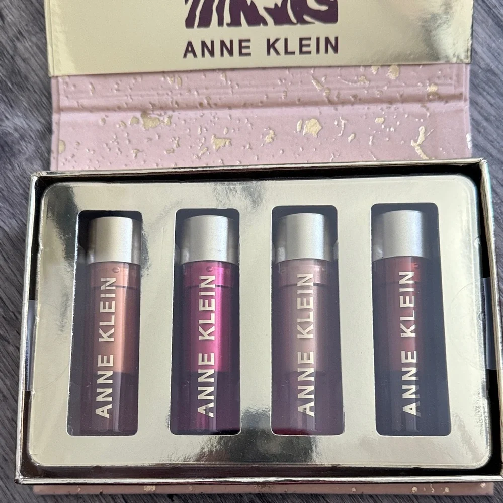 Anne Klein discover anne