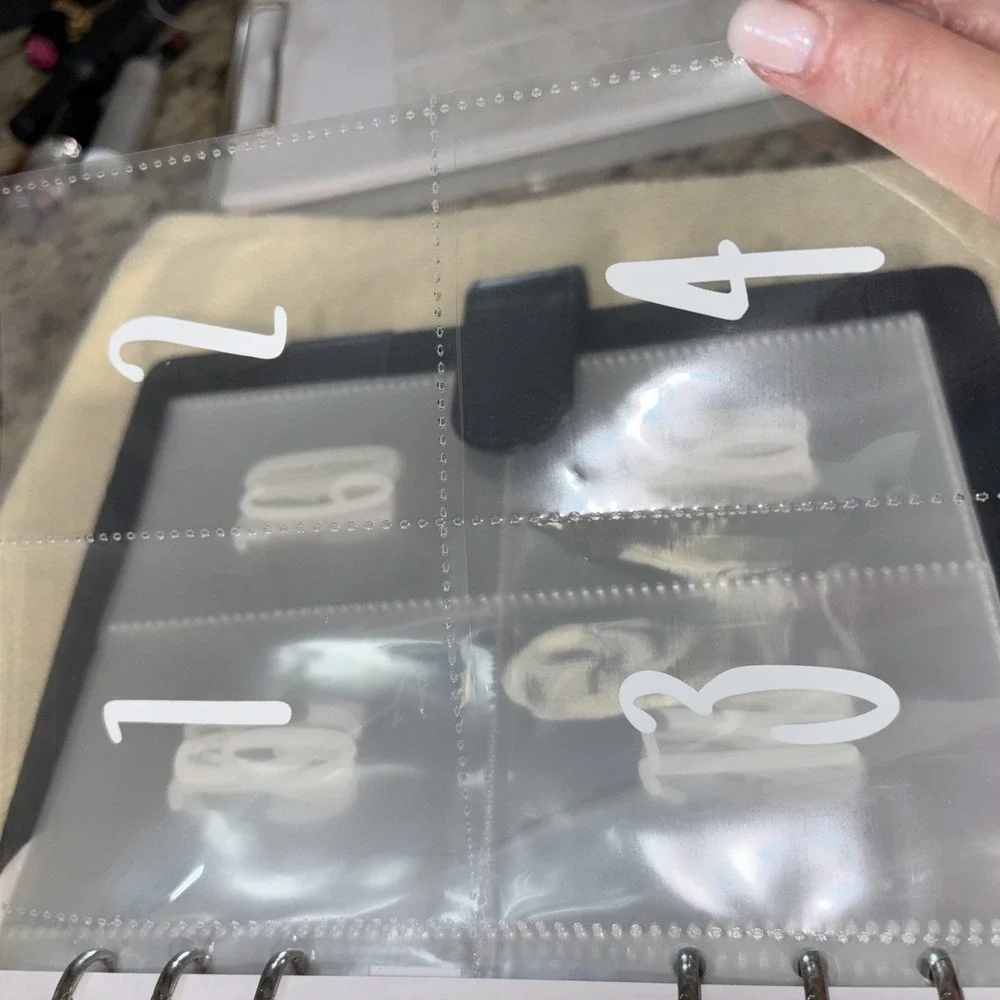 Money‎ Saving Binder 25 Card Sleeves 1-100 with Cash Envelopes Budget Planner