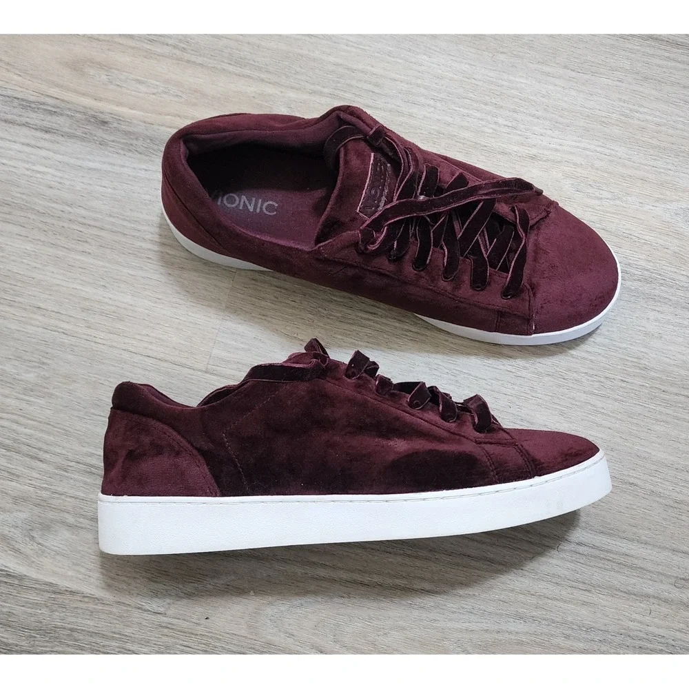 Vionic Women's Burgundy Velvet Suede Lace Up Sneakers Size 11
