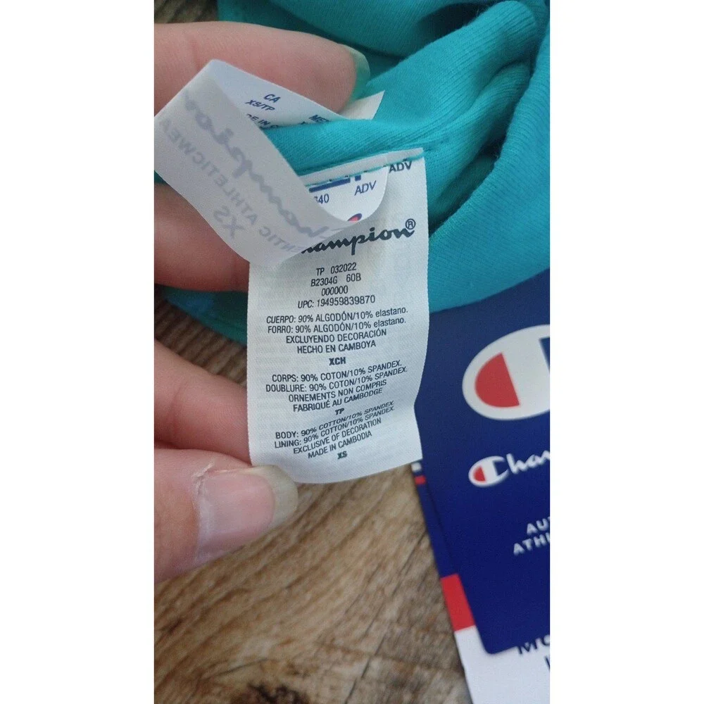 Champion nwt moisture