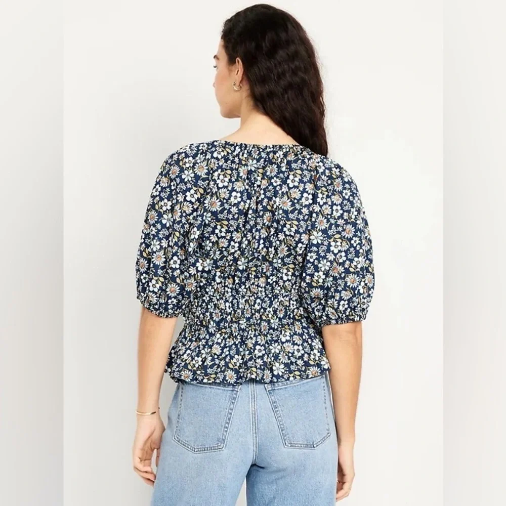 Old Navy Puff Sleeve Smocked V-neck Peplum Top Blue Floral Cottage Prairie Large