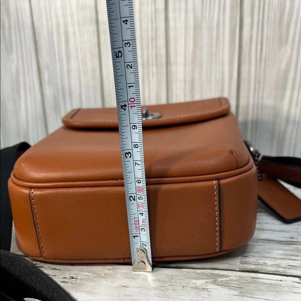 Coach Men’s Leather Crossbody Bag Slim Turnlock Messenger Saddle Brown