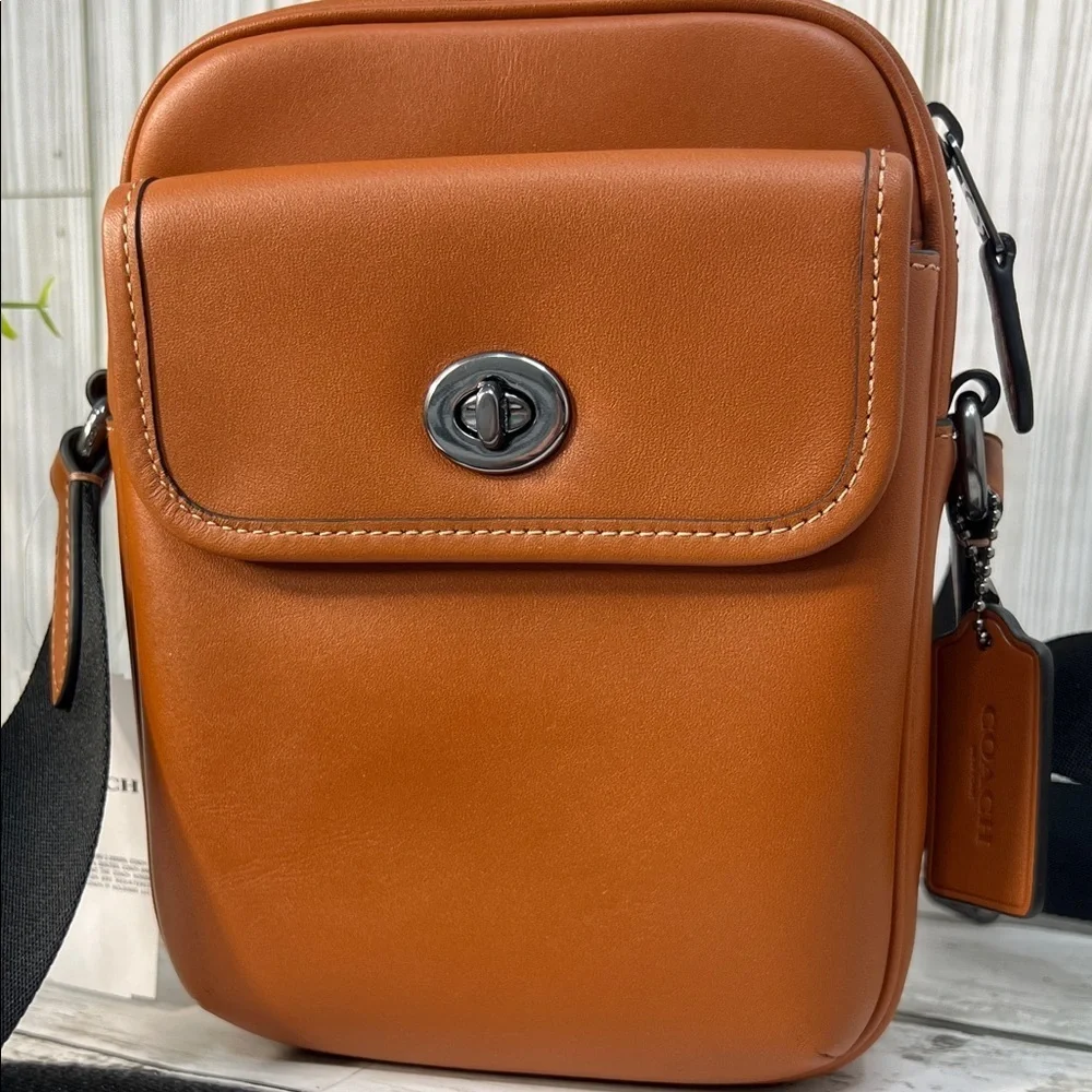 Coach Men’s Leather Crossbody Bag Slim Turnlock Messenger Saddle Brown