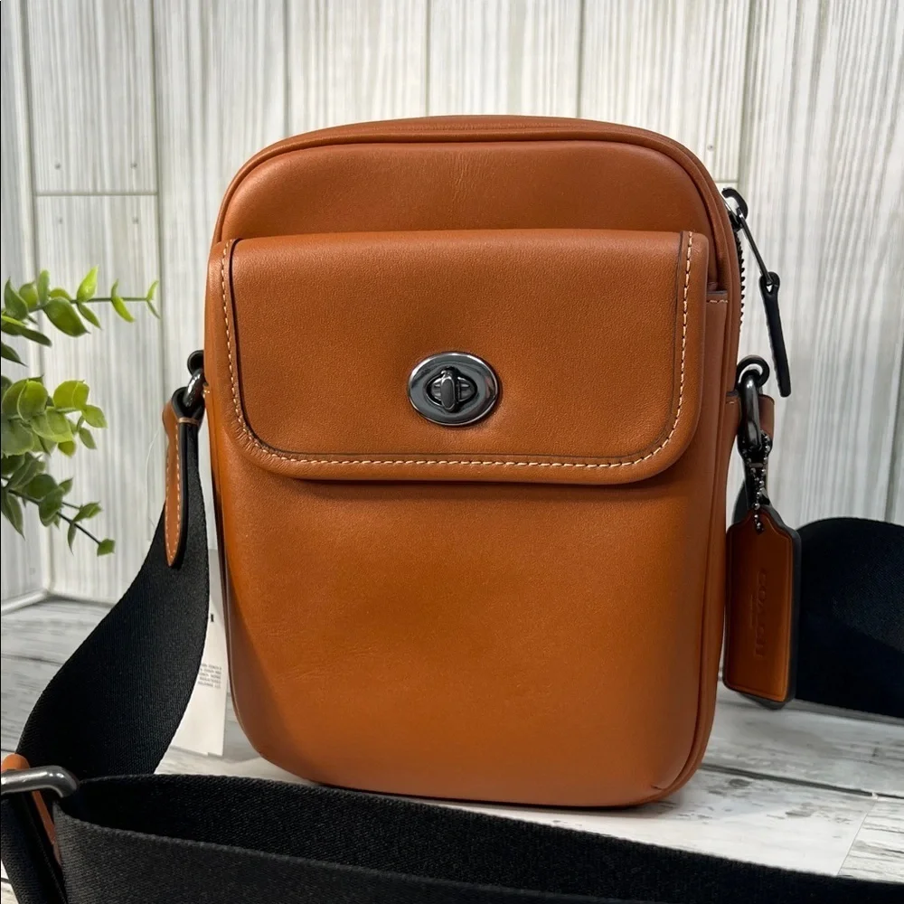 Coach Men’s Leather Crossbody Bag Slim Turnlock Messenger Saddle Brown
