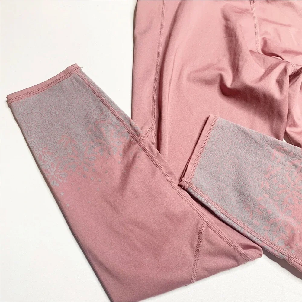 Fabletics Mid-Rise UltraCool Cropped Leggings S