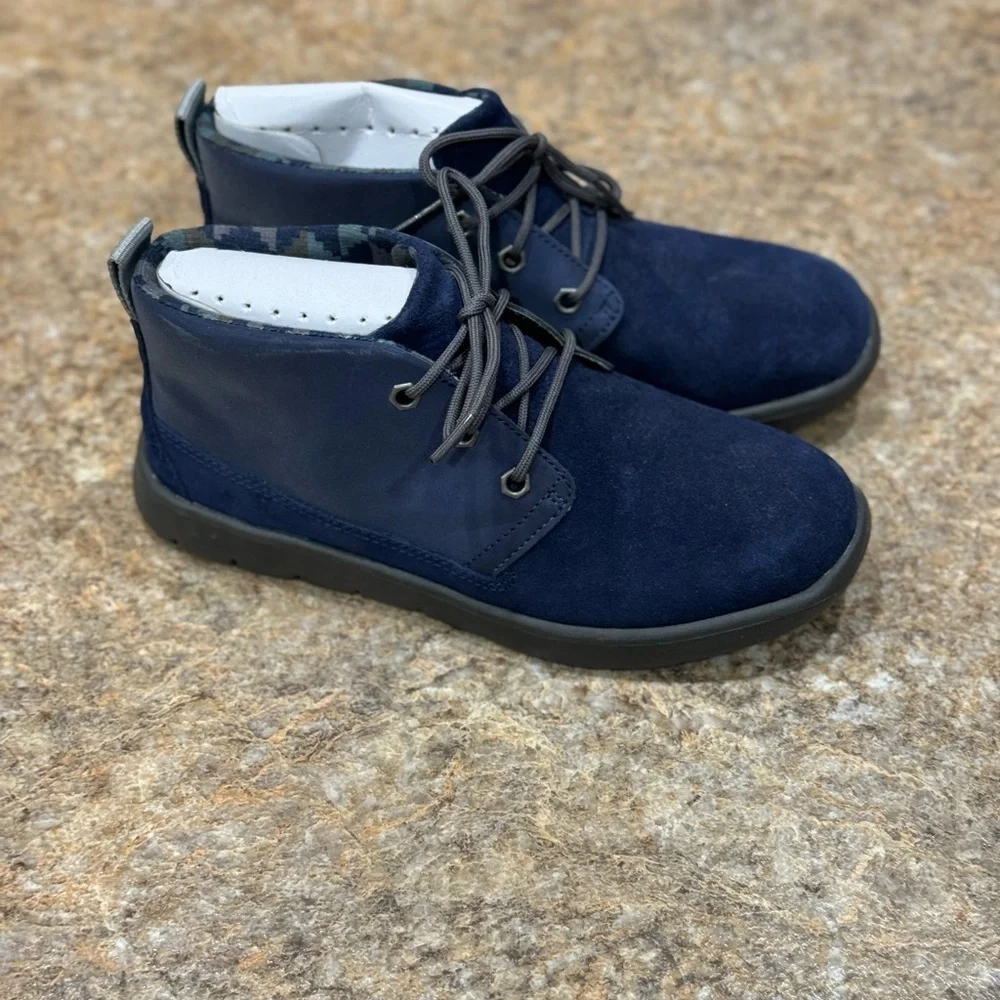 New Boys Ugg K Canoe Boots