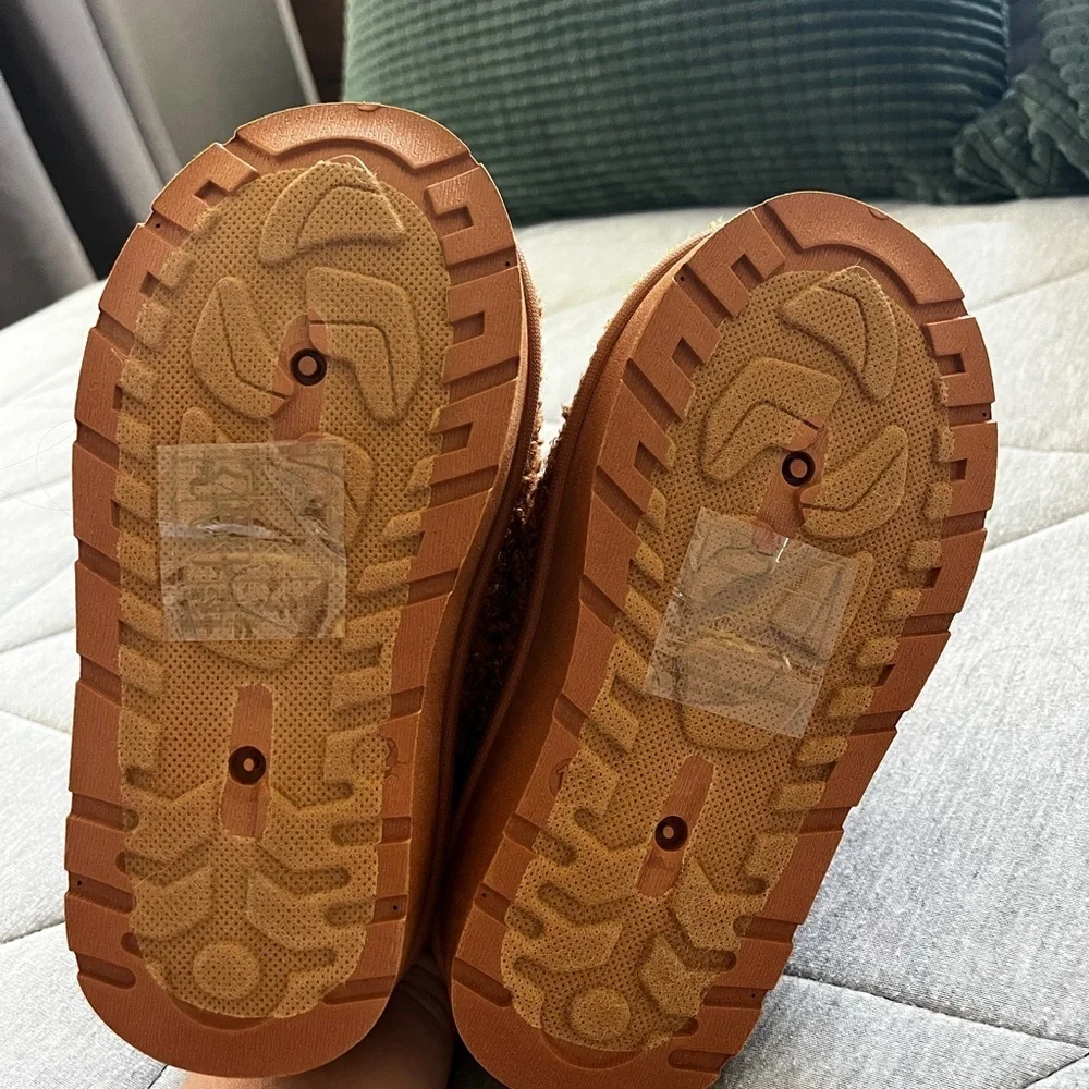 Tan Fuzzy Teddy Slippers