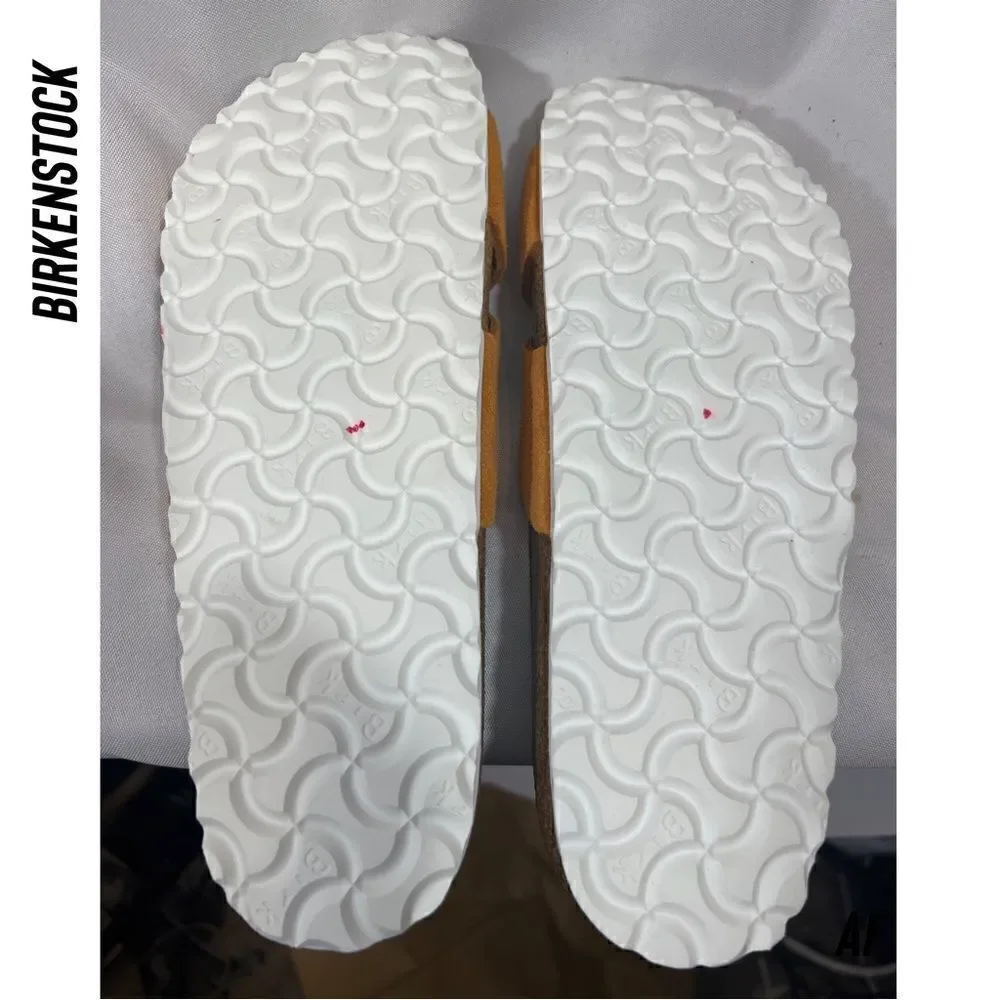 Birkenstock strap roomy conforms
