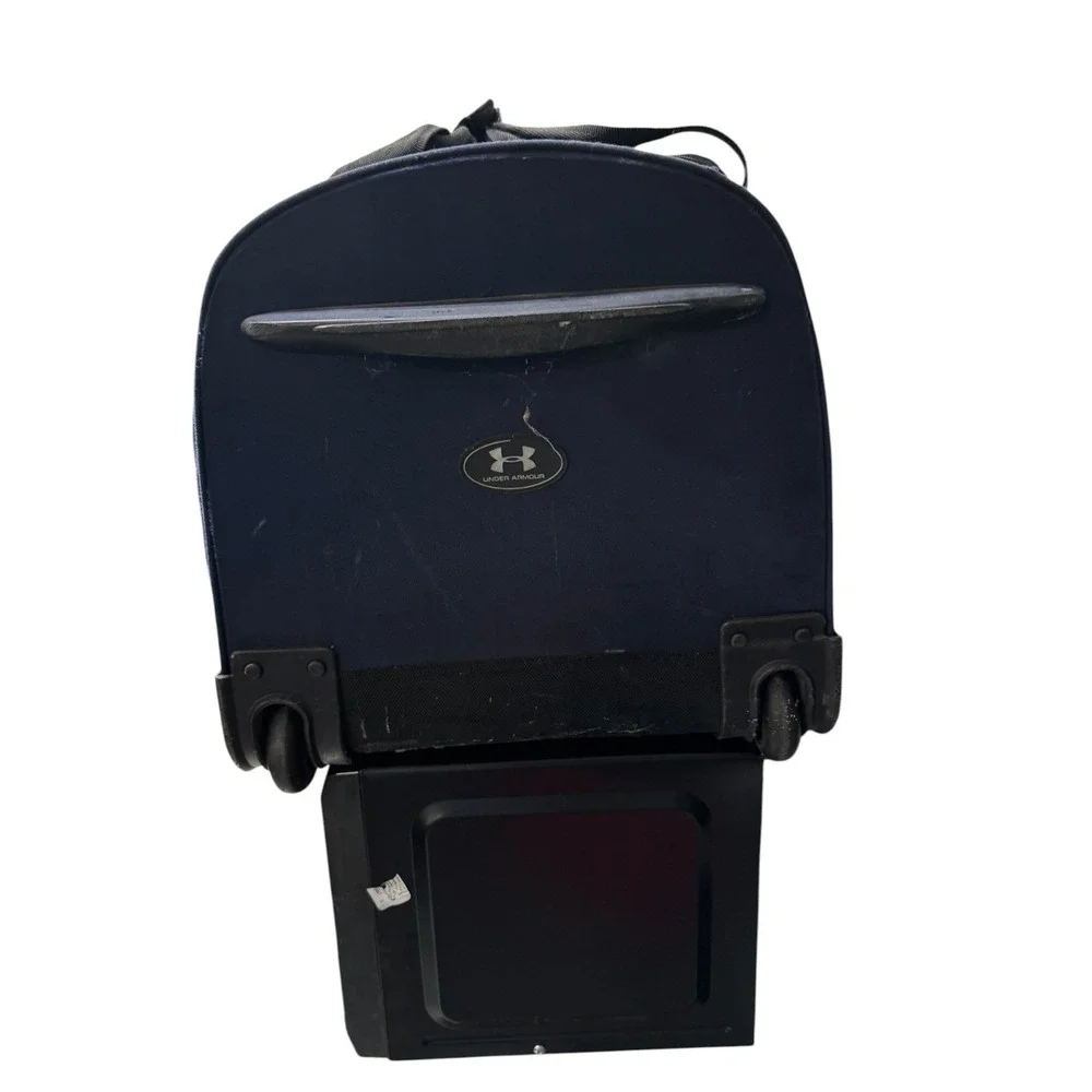 Under Armour keywords bag texture