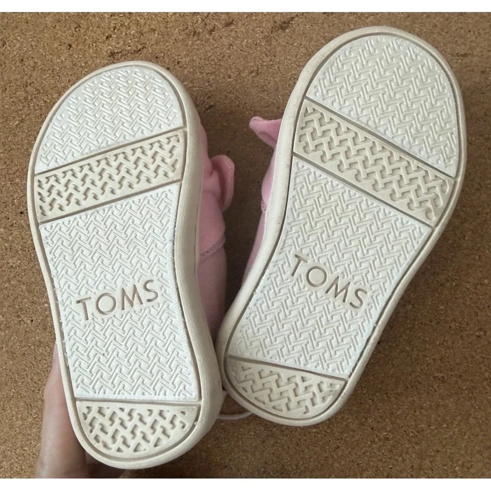 TOMS Classics Pink Tiny Slip-On Shoes‎ – Toddler Size 5