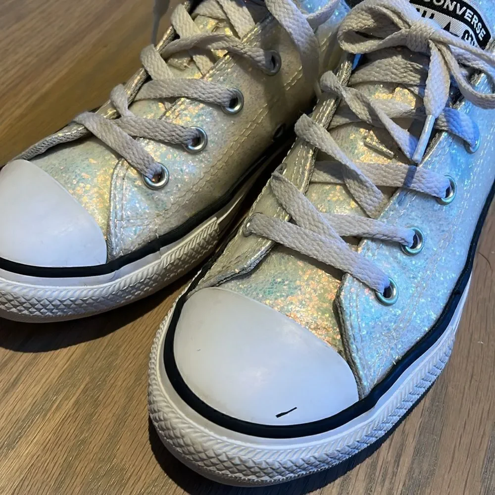 Converse photo any