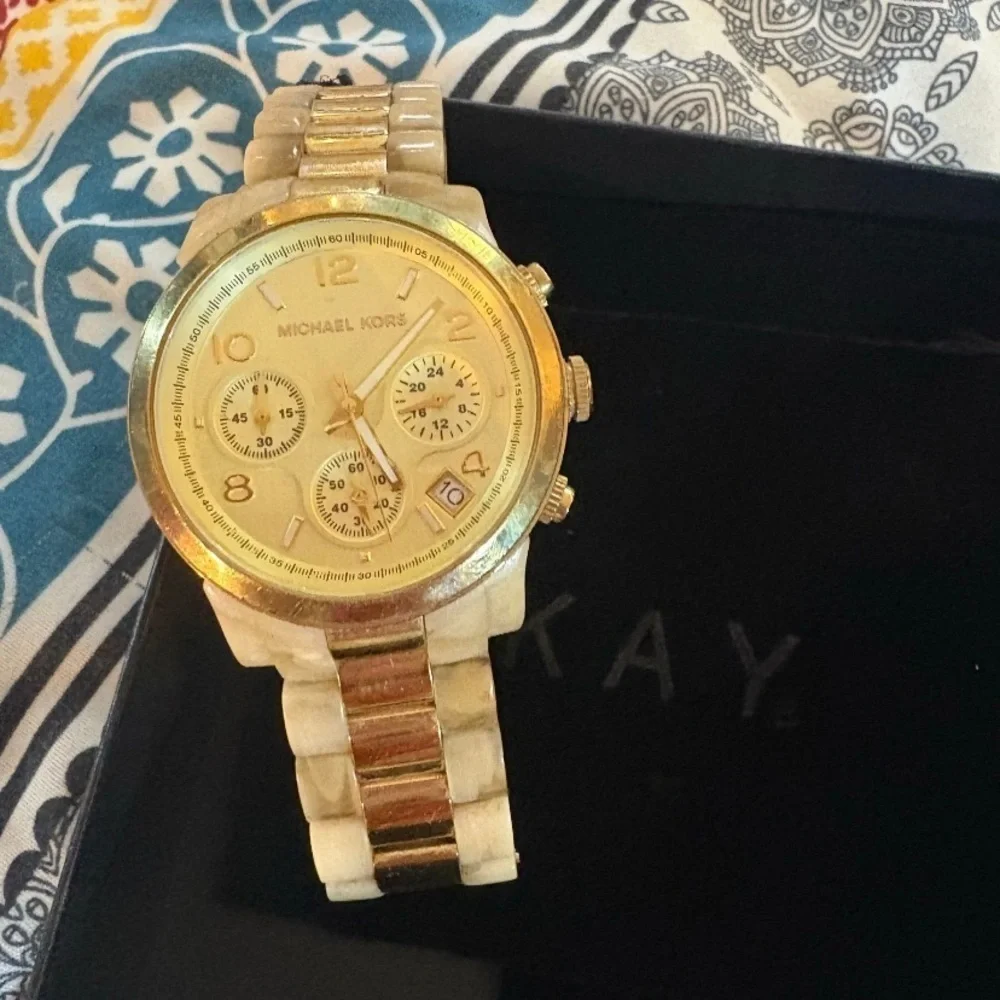 Michael Kors Women's Chronograph Horn and Gold Dial Ladies Watch MK 5139