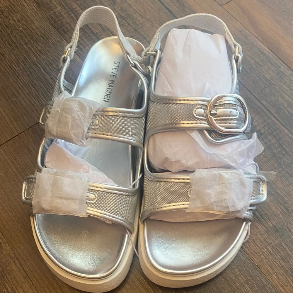 Steve Madden chic metallic