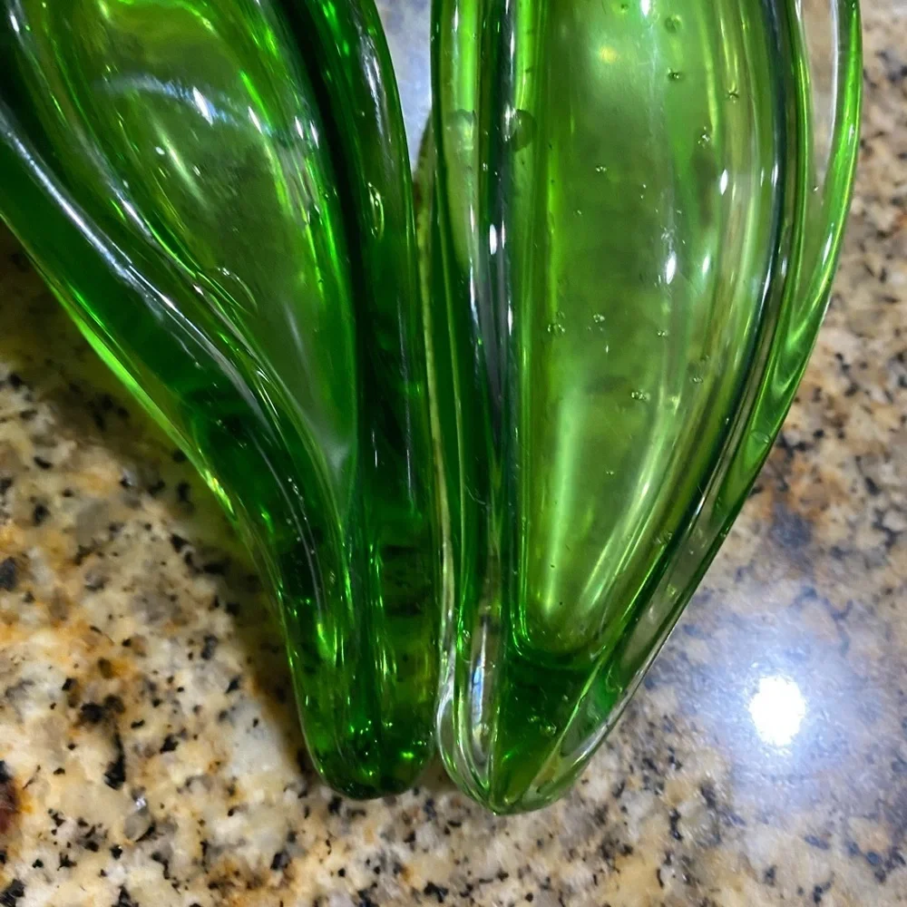 Vintage Pair of Mid Century Modern Hand Blown Green Art Glass 6” Pepper Decor