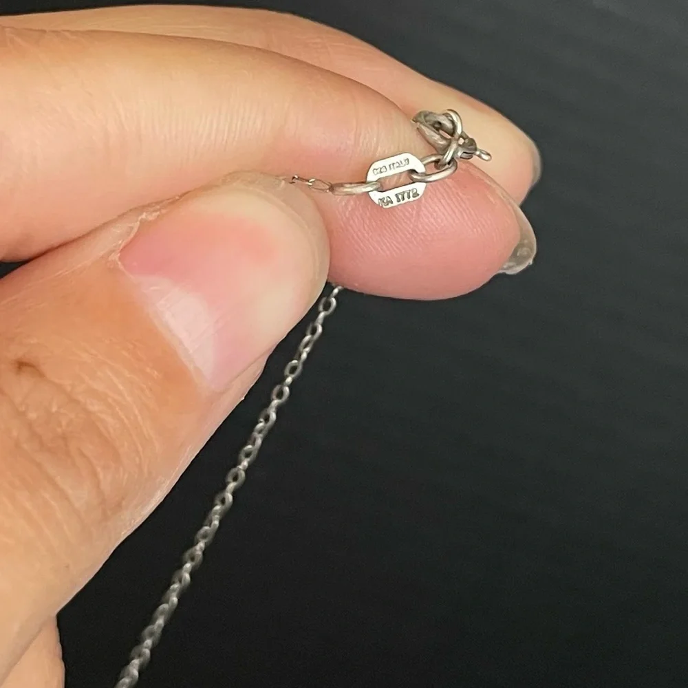 N/A chipped about discolored