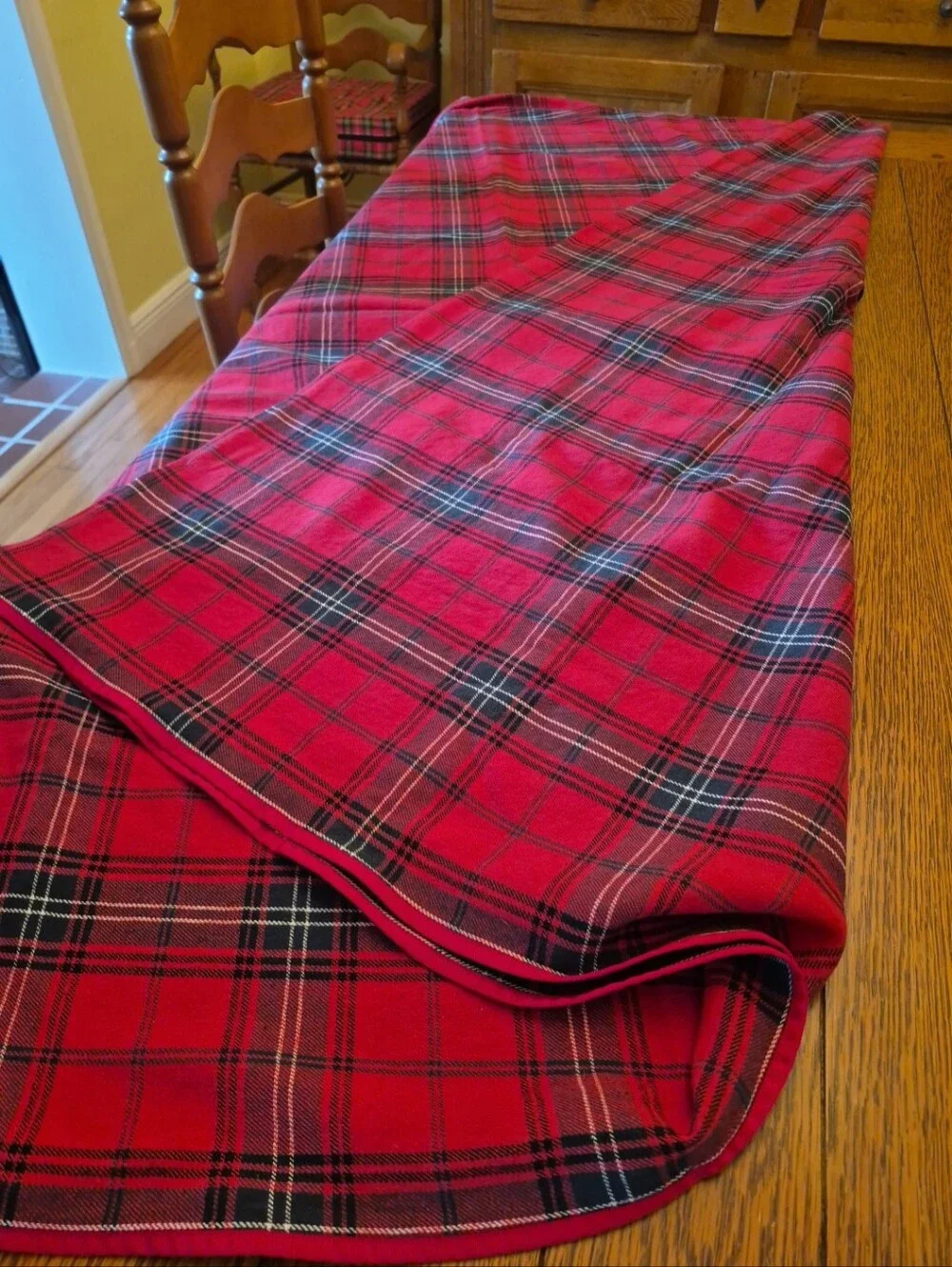 Williams-Sonoma Red and Black Tartan Tablecloth. 70