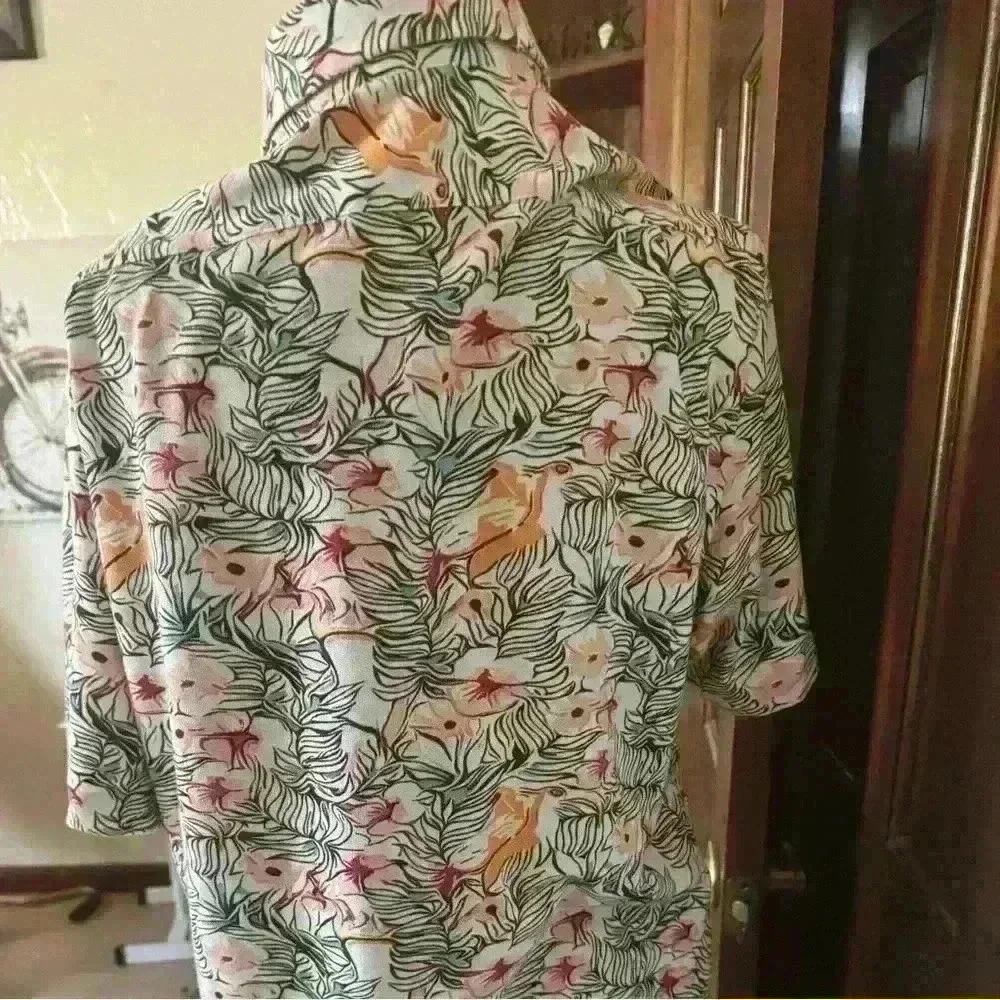 Men’s Medium Tropical Print Top by Cremieux - New Without Tags
