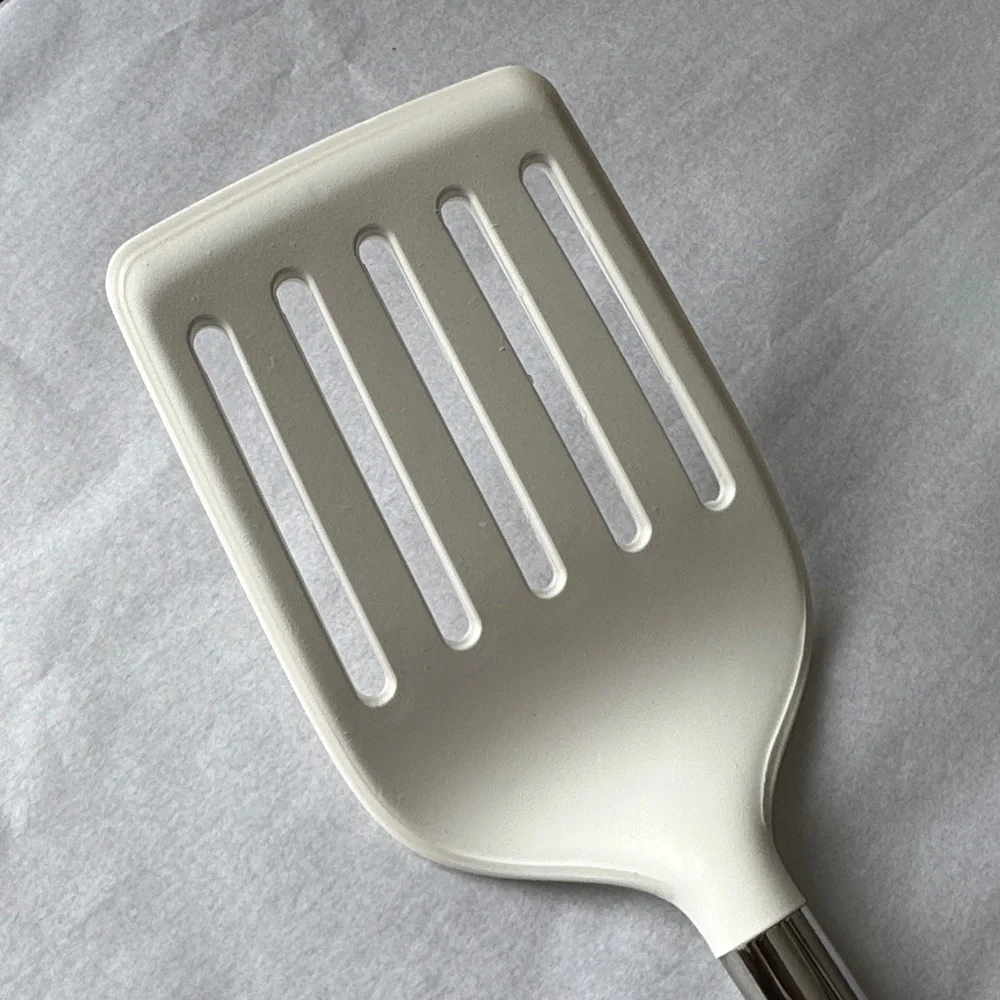 William Sonoma Slotted Spatula with Stainless Handle