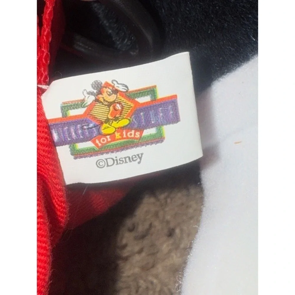 Disney red onto