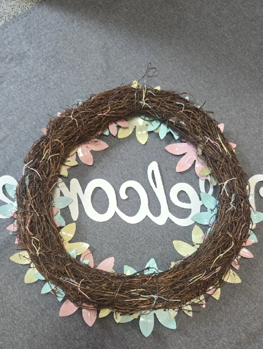 N/A round floral
