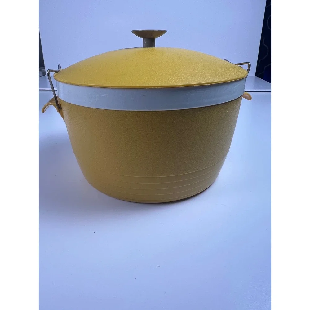 VTG 1960s Sunfrost Therm-o-Ware GoldenRod‎ Yellow Lock Lid Bucket Serving Dish