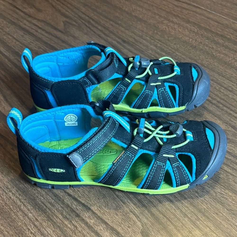 Keen Size 4 Blue Black Green Newport H2 Sandals