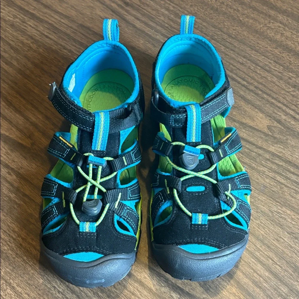 Keen size blue