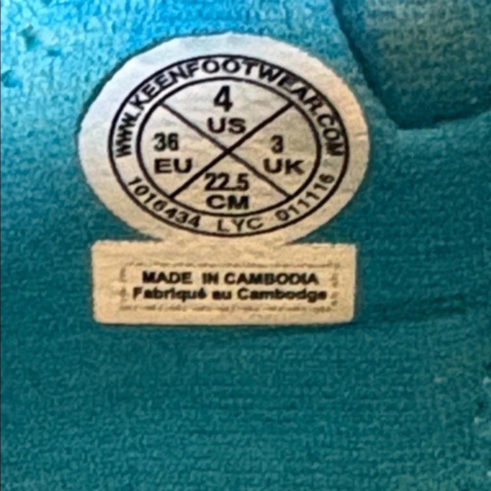 Keen size blue