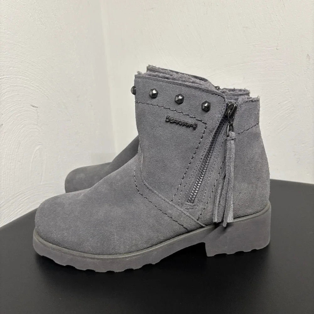 BEARPAW Women's‎ Caroline Suede Ankle Boot Side Zip Gray Faux Fur Size 7 Studded
