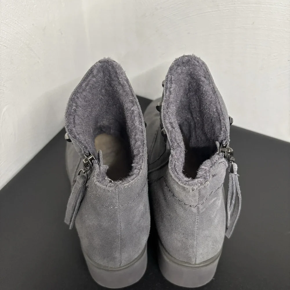 BEARPAW Women's‎ Caroline Suede Ankle Boot Side Zip Gray Faux Fur Size 7 Studded