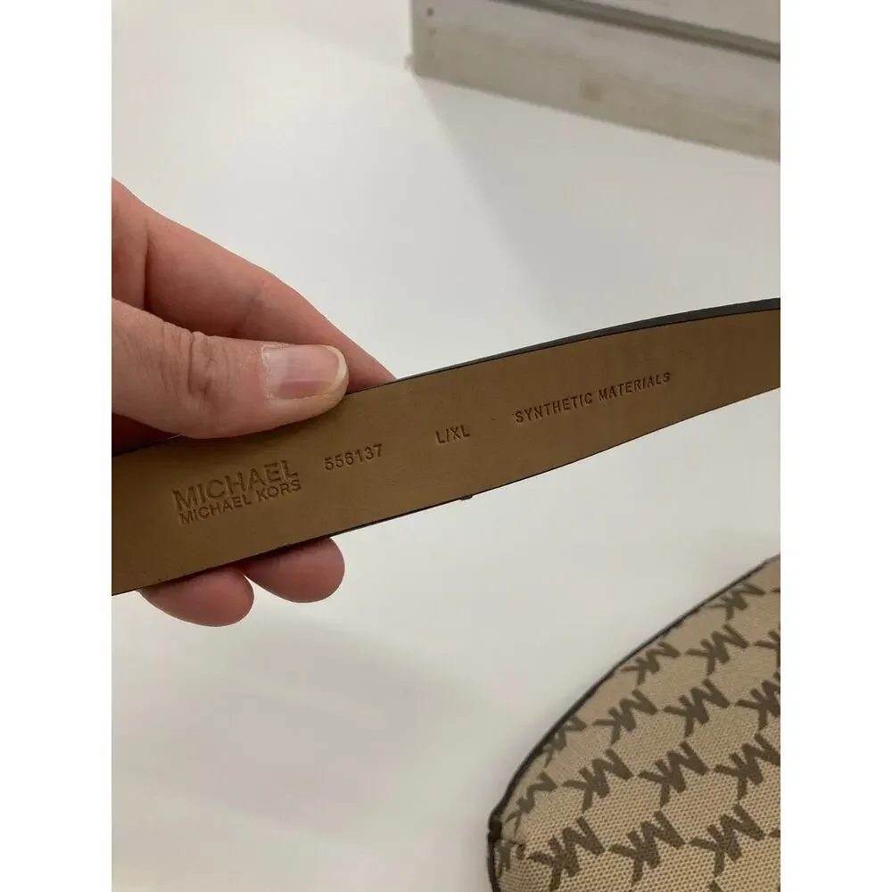 Michael Kors clousure functional print