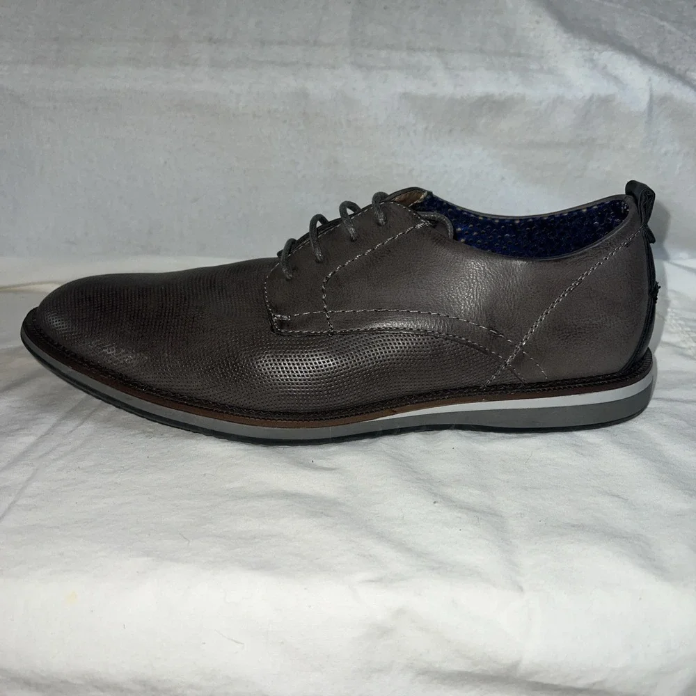Steve Madden Men product pair